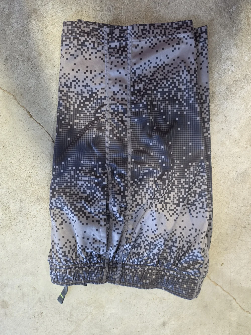 Nike Dri-FIT Boys Small Gray Pixel Print Athletic Basketball Shorts